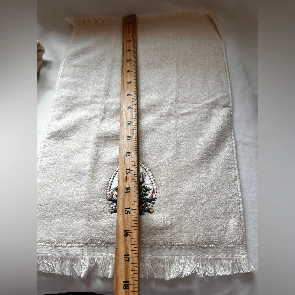 Made in USA lot Of 3 Vintage Cream Christmas Tree towels. sparkling condition